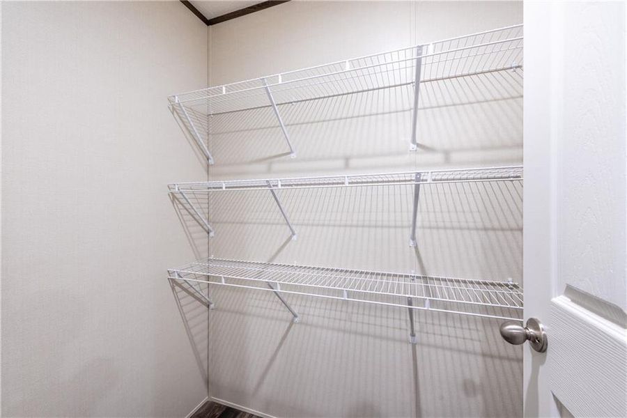 Spacious, unfurnished interior of a new home in , Jasper (Image 37).