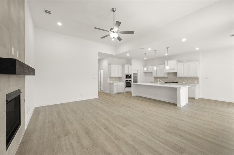 4304 Knight- Living Room-2 4304 Knight- Living Room-2