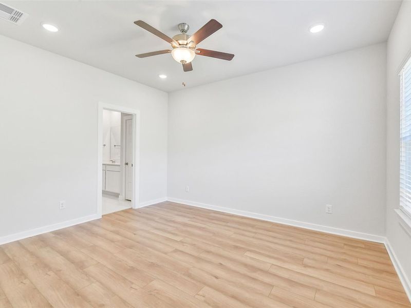 Spacious, unfurnished interior of a new home in Lakes at Black Oak, Magnolia (Image 23).