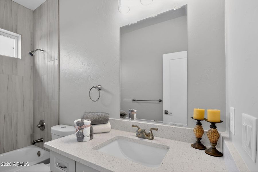24_101_Habana_Ct_Rio_Rico_AZ_85648-Bathr