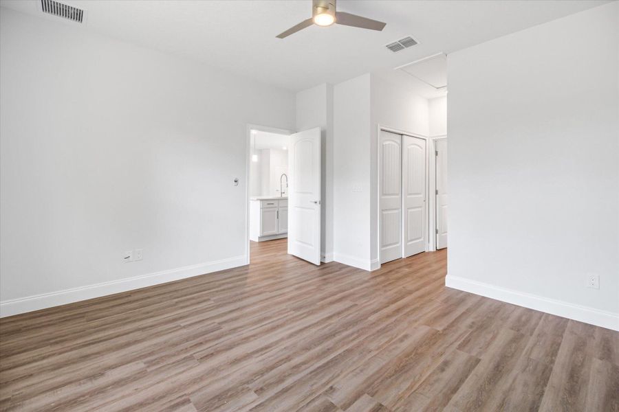Spacious, unfurnished interior of a new home in , Palm Coast (Image 12).