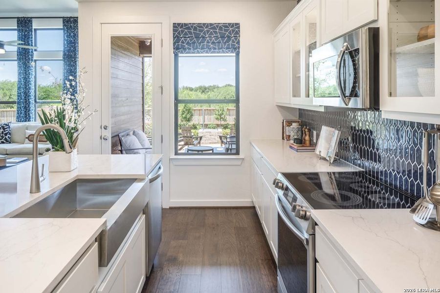 Furnished interior view inside a new home in Venado Crossing, Cibolo (Image 17).