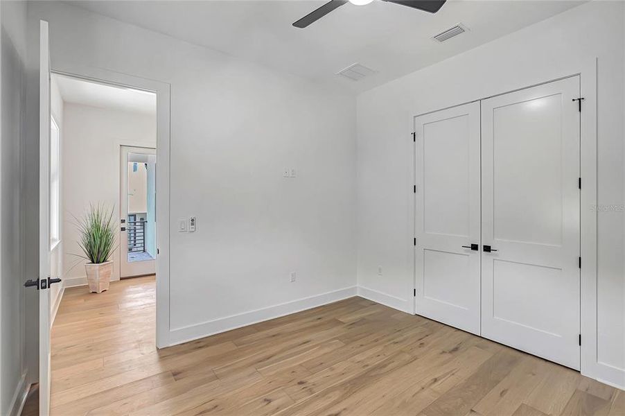 Spacious, unfurnished interior of a new home in , Tampa (Image 70).