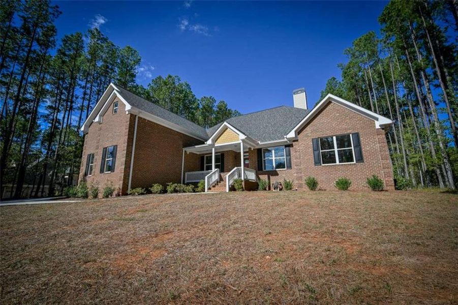 Exterior details and patio area of a home in , Mansfield (Image 33).