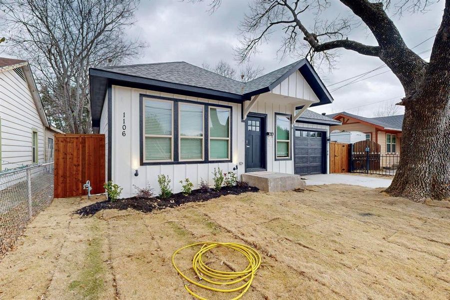 View of front facade with a garage