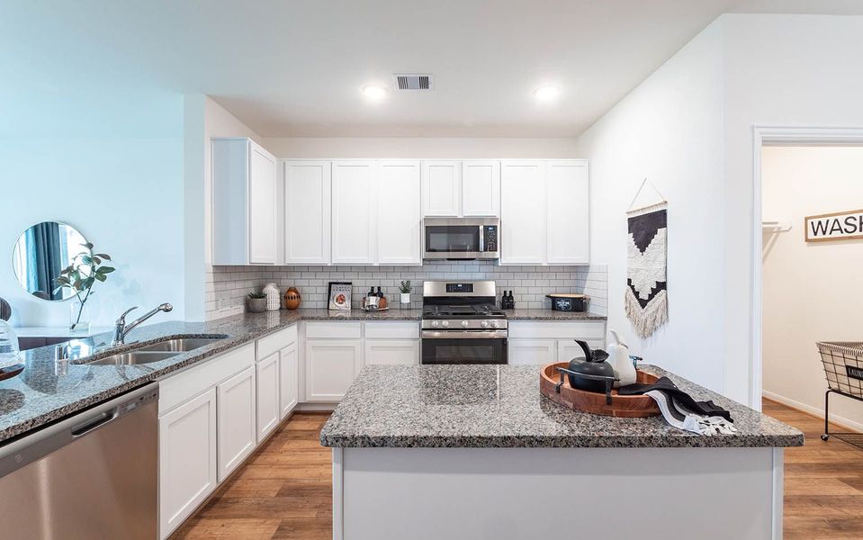 Furnished interior view inside a new home in Lago Mar, Texas City (Image 8).