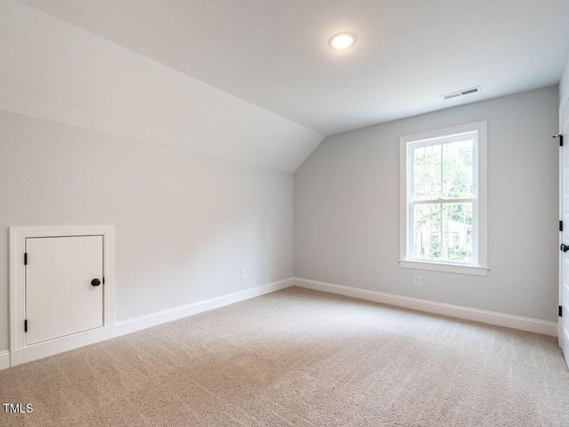 030-1280x960-bedroom