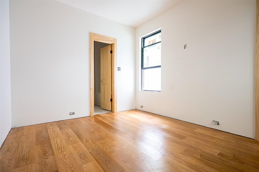 Secondary bedroom