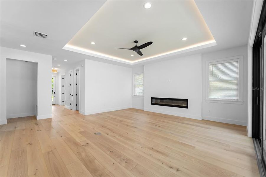 Spacious, unfurnished interior of a new home in , Tampa (Image 43).