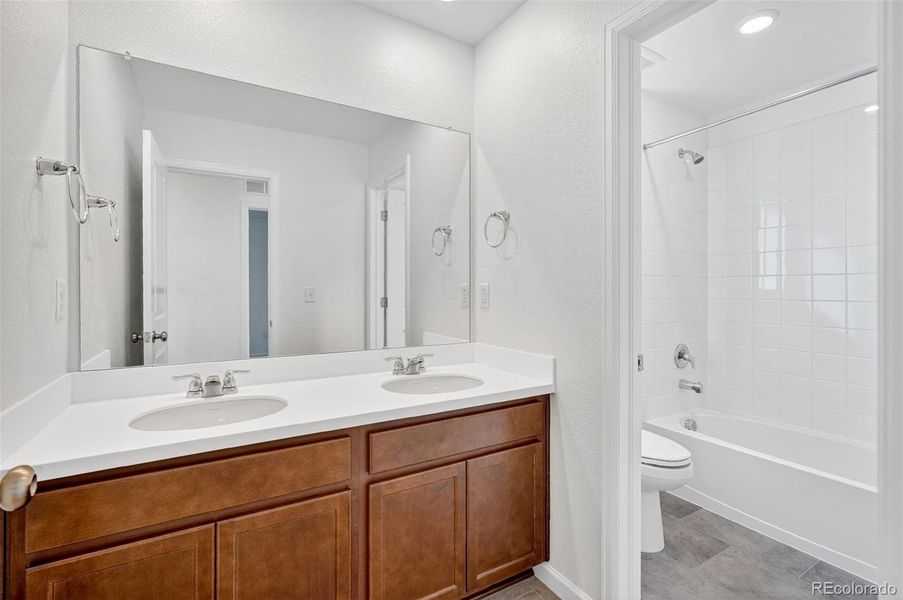 2118 Wagon Wheel Aly ~ Ready Now