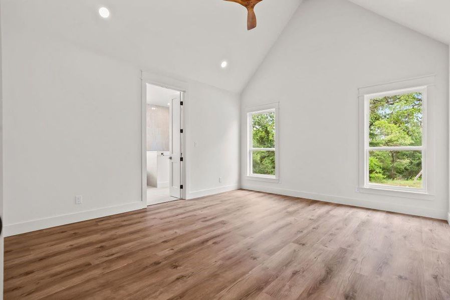 Spacious, unfurnished interior of a new home in , Weatherford (Image 21).