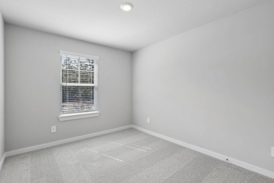 Spacious, unfurnished interior of a new home in Stewart's Ranch, Conroe (Image 19).