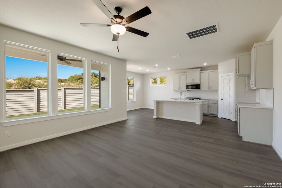 Spacious, unfurnished interior of a new home in Park Hill Commons, San Antonio (Image 16).