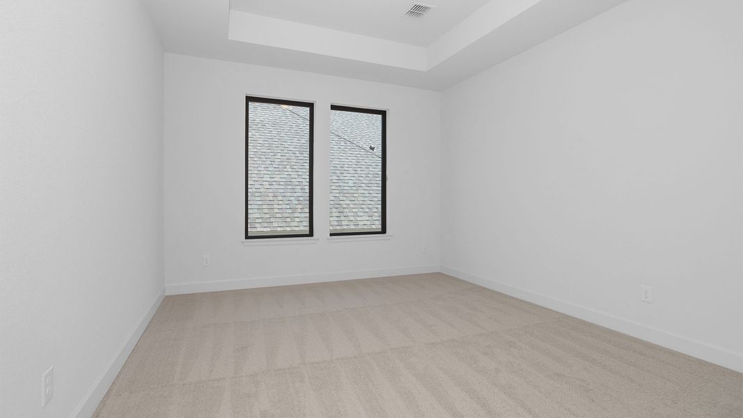 Spacious, unfurnished interior of a new home in Lakes of Cane Island, Katy (Image 18).