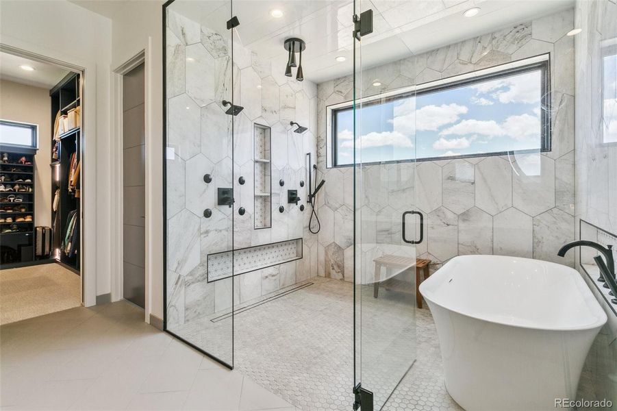 Shower room with multiple shower heads