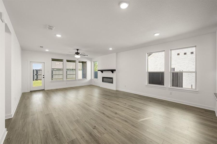 7545 Wild Mint- Dining-2 7545 Wild Mint- Dining-2