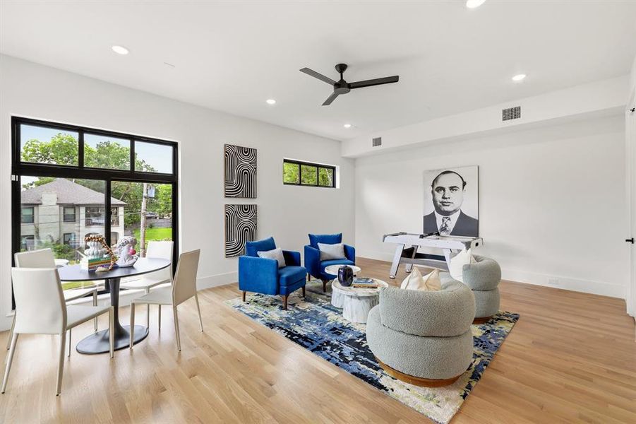 Furnished interior view inside a new home in , Dallas (Image 33).