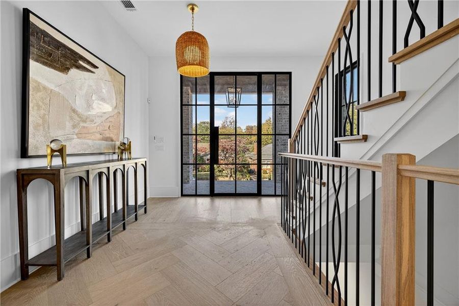 Spacious, unfurnished interior of a new home in , Atlanta (Image 23).