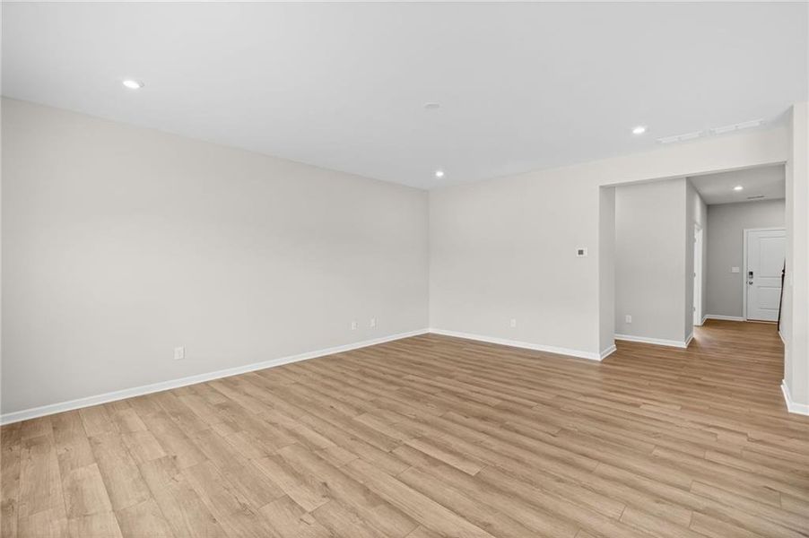 Spacious, unfurnished interior of a new home in Three Rivers, Rome (Image 22).