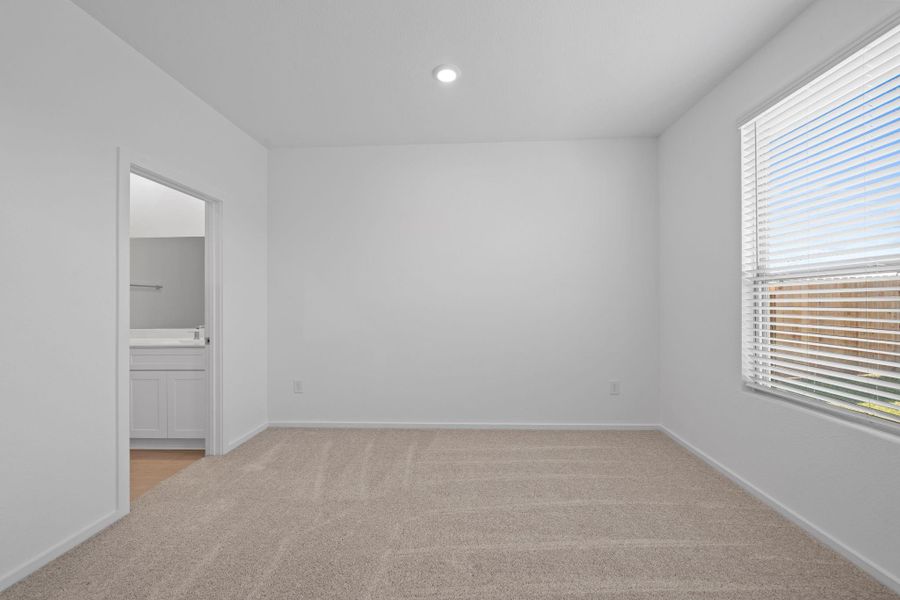Spacious, unfurnished interior of a new home in Crosby Farms, Crosby (Image 13).