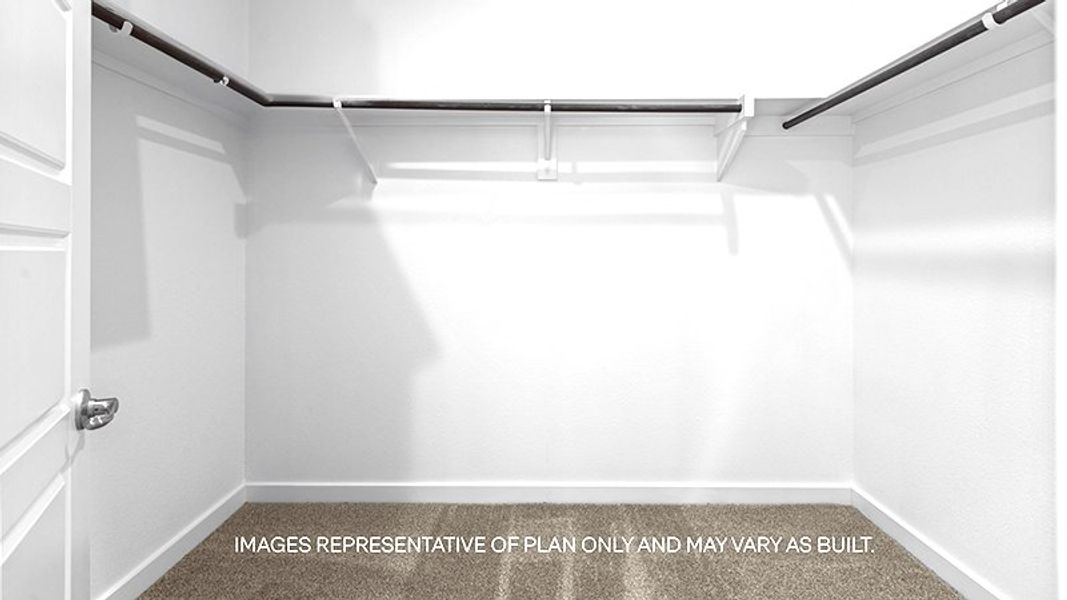 Representative unfurnished interior of a home built from the The Live Oak by D.R. Horton in Westmont, Lubbock (Image 11).