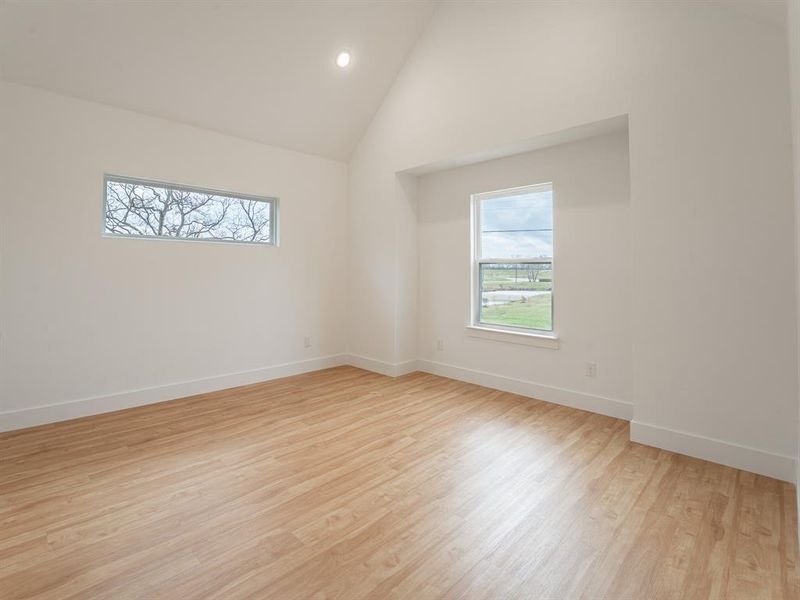 Spacious, unfurnished interior of a new home in , Dallas (Image 19).