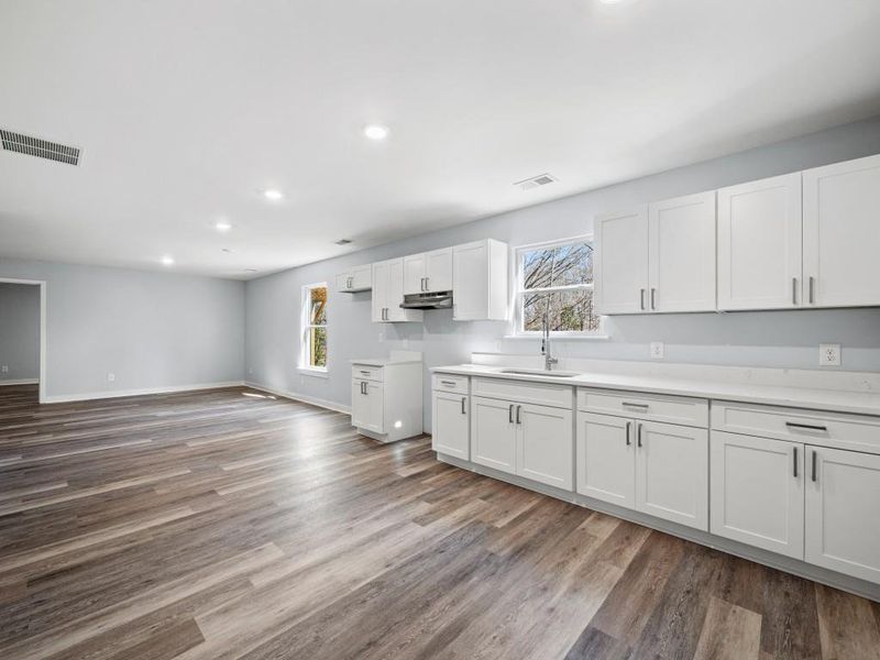 Furnished interior view inside a new home in , Gainesville (Image 7).