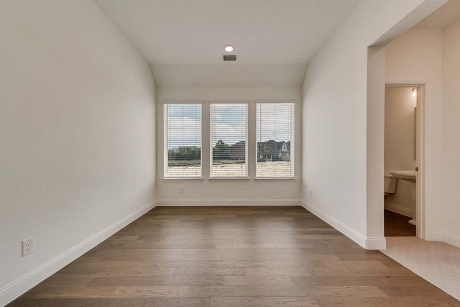 Representative unfurnished interior of a home built from the Ashwood by Pacesetter Homes in Park Hills, Rockwall (Image 21). Representative unfurnished interior of a home built from the Ashwood by Pacesetter Homes in Park Hills, Rockwall (Image 21).