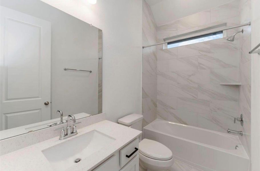 Secondary Bathroom Shower/ Tub Combo