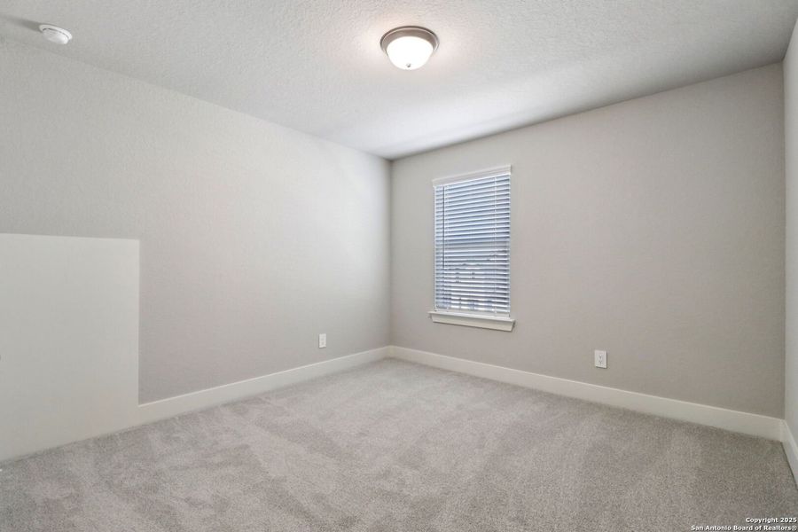 Spacious, unfurnished interior of a new home in Thomas Pond, San Antonio (Image 21). Spacious, unfurnished interior of a new home in Thomas Pond, San Antonio (Image 21).