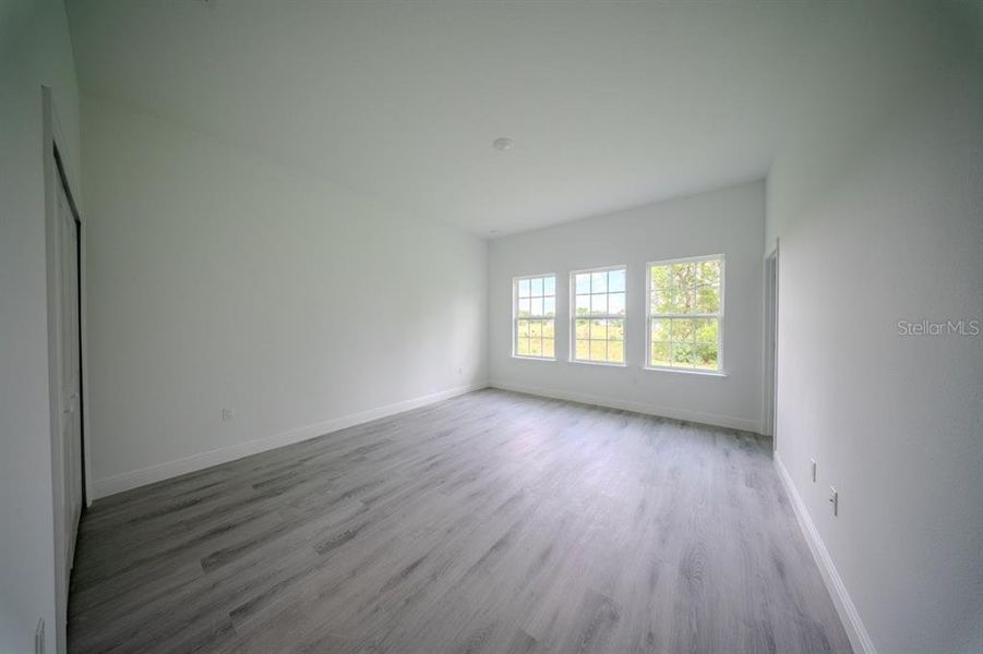Spacious, unfurnished interior of a new home in , Ocala (Image 14).