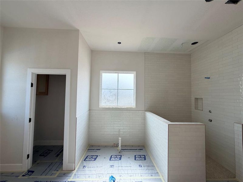 In-progress construction of a new home in Oak Water Ranch, Granbury, TX (Image 17). In-progress construction of a new home in Oak Water Ranch, Granbury, TX (Image 17).