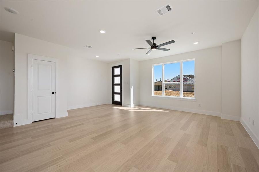 Spacious, unfurnished interior of a new home in Talia, Mesquite (Image 19).