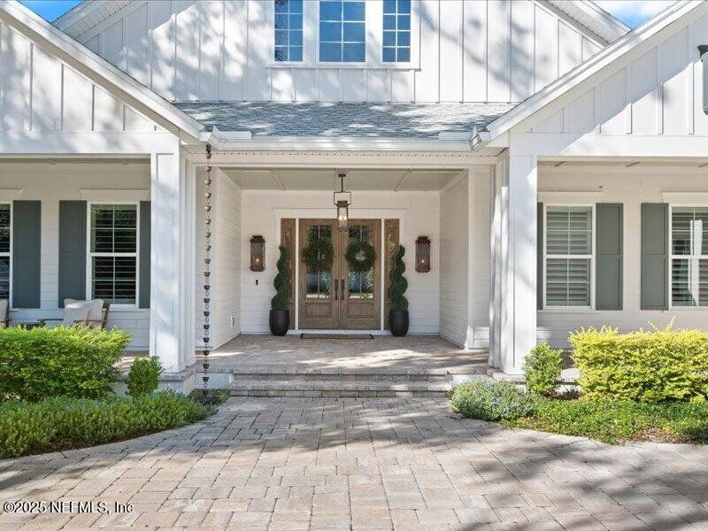 Exterior details and patio area of a home in , Jacksonville (Image 28).