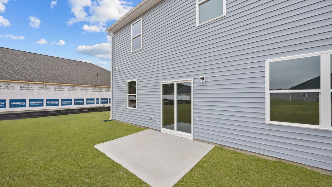 Exterior details and patio area of a home in Villa Grande, Winterville (Image 4).