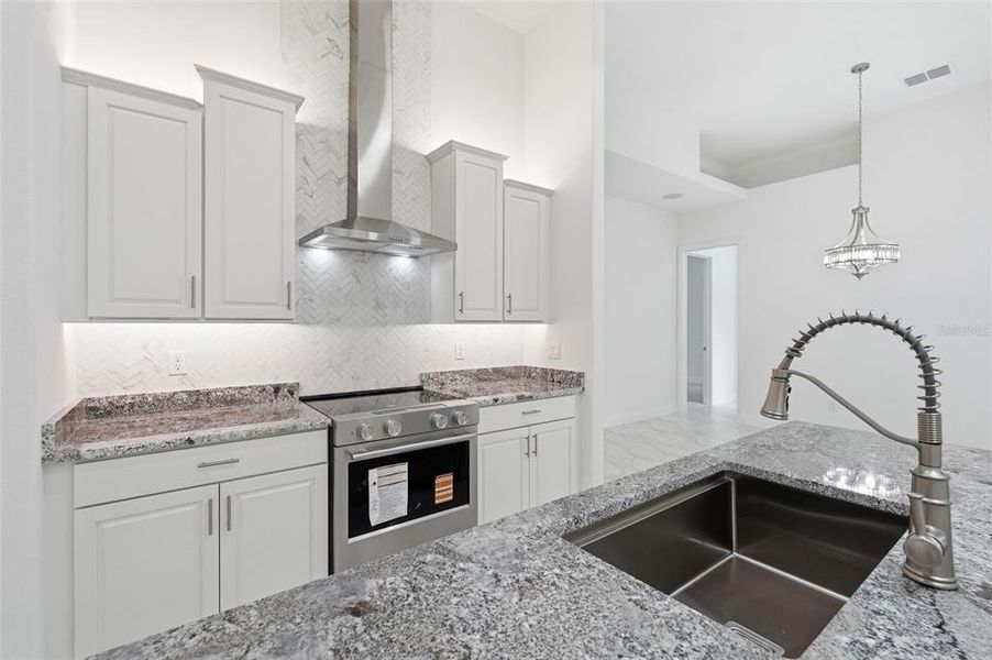 Furnished interior view inside a new home in , Hernando (Image 41).