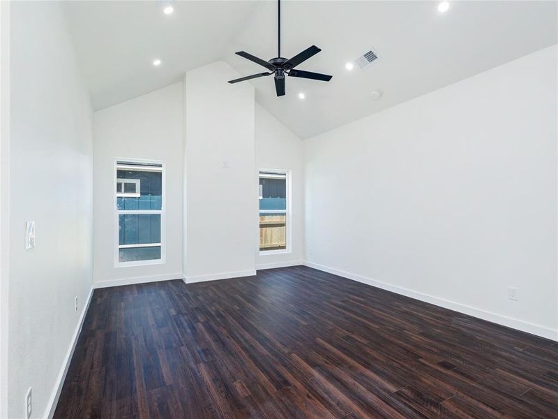 Spacious, unfurnished interior of a new home in , Brownwood (Image 16).