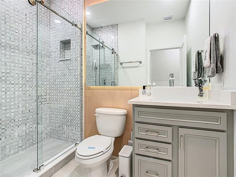 Furnished interior view inside a new home in , Orlando (Image 23).