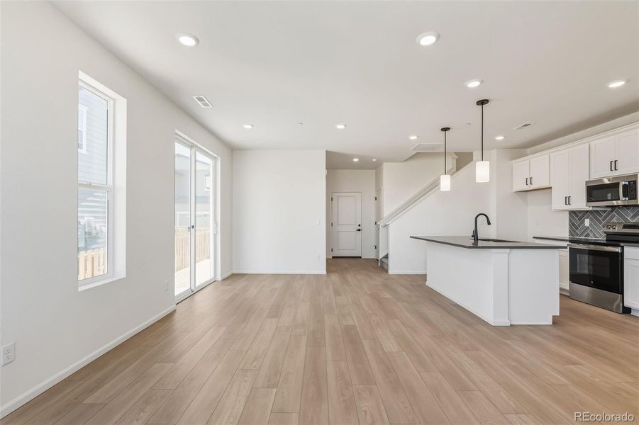 Spacious, unfurnished interior of a new home in Turnberry, Commerce City (Image 21).