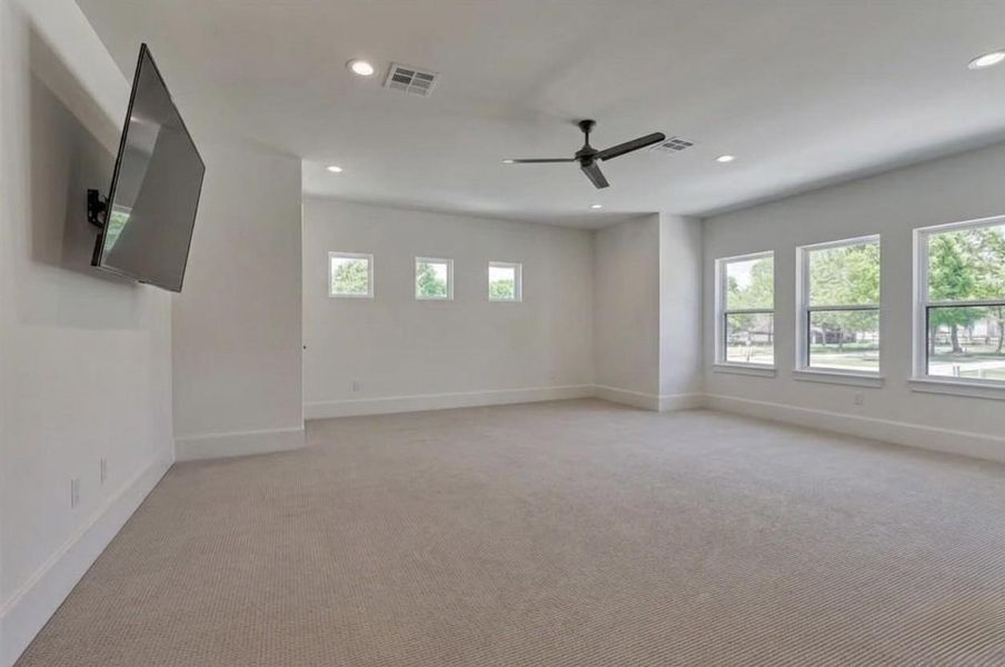 UPSTAIRS GAMEROOM