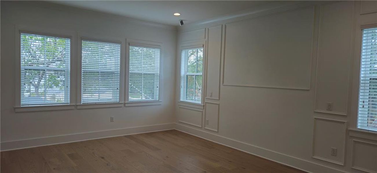 Spacious, unfurnished interior of a new home in , Tampa (Image 6).