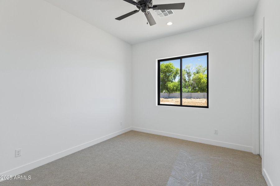 3933 E Freeman Ln-30