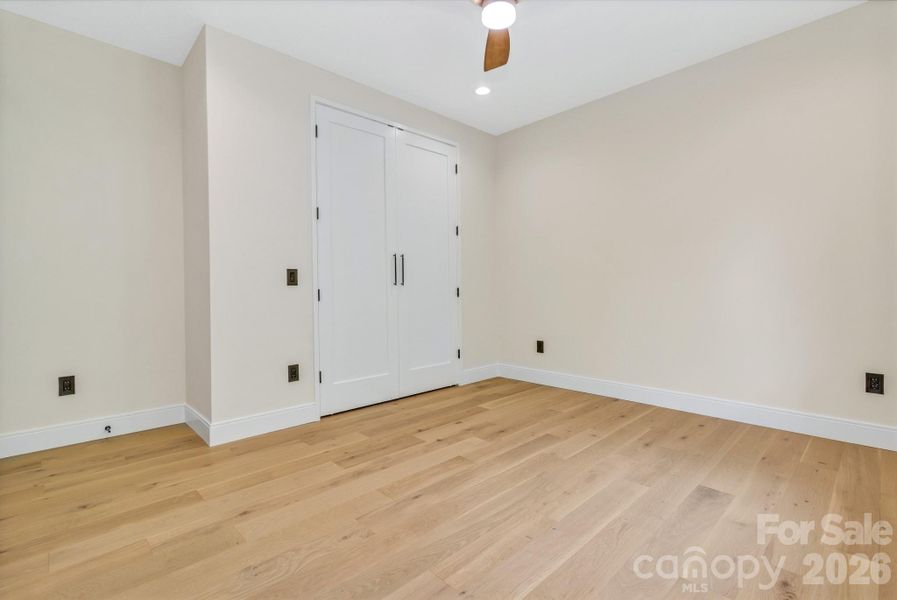 Spacious, unfurnished interior of a new home in , Leicester (Image 35).