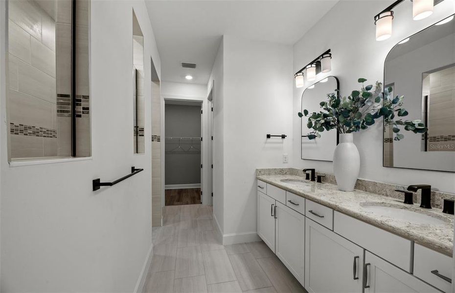 Furnished interior view inside a new home in , Venice (Image 16).