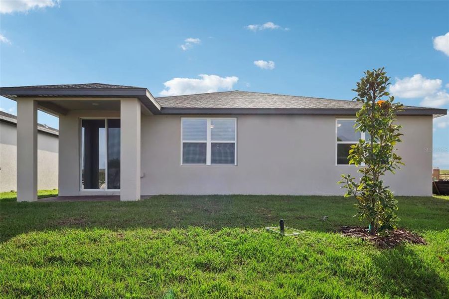 Exterior details and patio area of a home in Hamilton Bluff - Signature Series, Lake Hamilton (Image 3).
