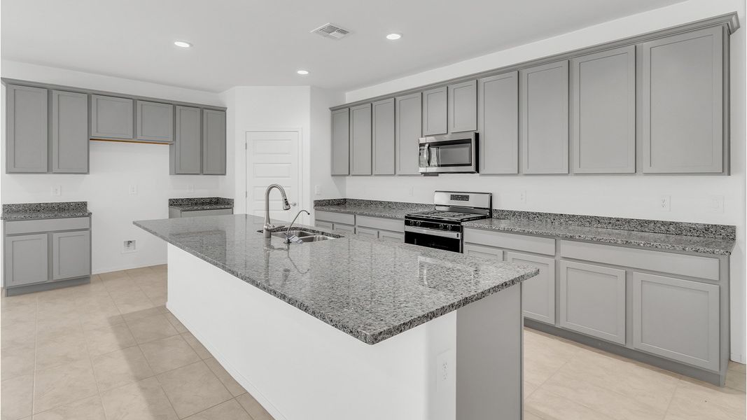 Furnished interior view inside a new home in Sycamore Vista, Vail (Image 11).