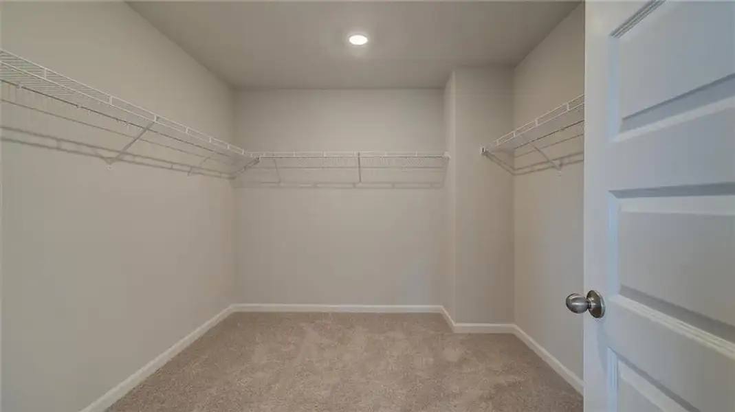 Spacious, unfurnished interior of a new home in Brighton, Locust Grove (Image 30).