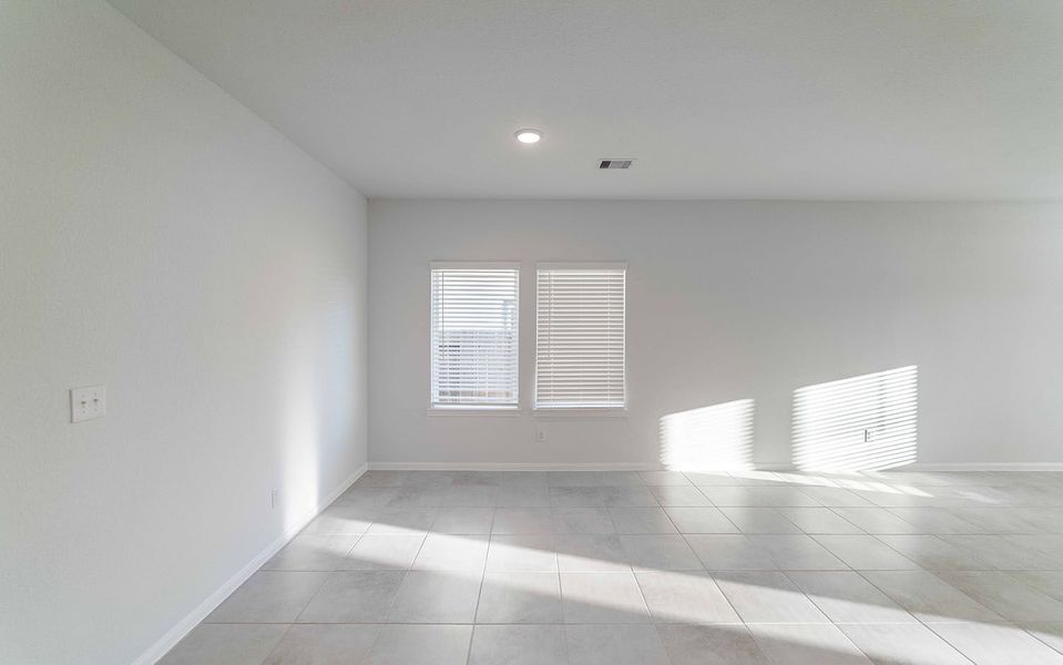 Spacious, unfurnished interior of a new home in Cielo, Conroe (Image 12).