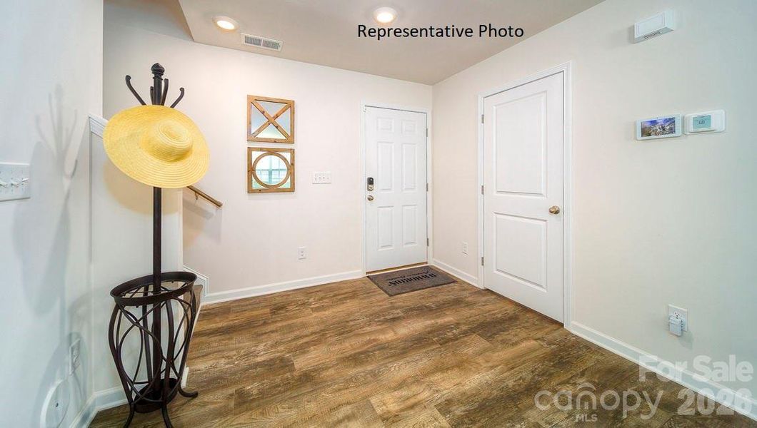 Spacious, unfurnished interior of a new home in Cardinal Creek, Charlotte (Image 13).