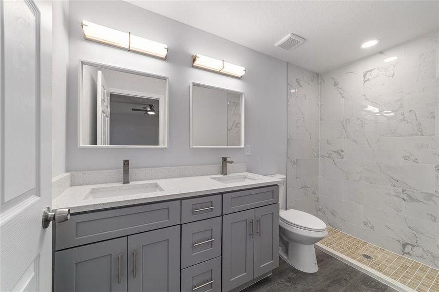 Furnished interior view inside a new home in , Dunnellon (Image 7).